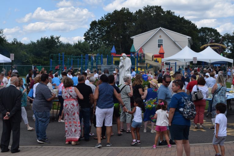 Picnic Crowd